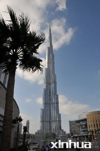 828米迪拜塔世界最高 造价高达15亿美元 _ 理